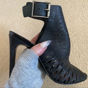 Vince Camuto Sandals